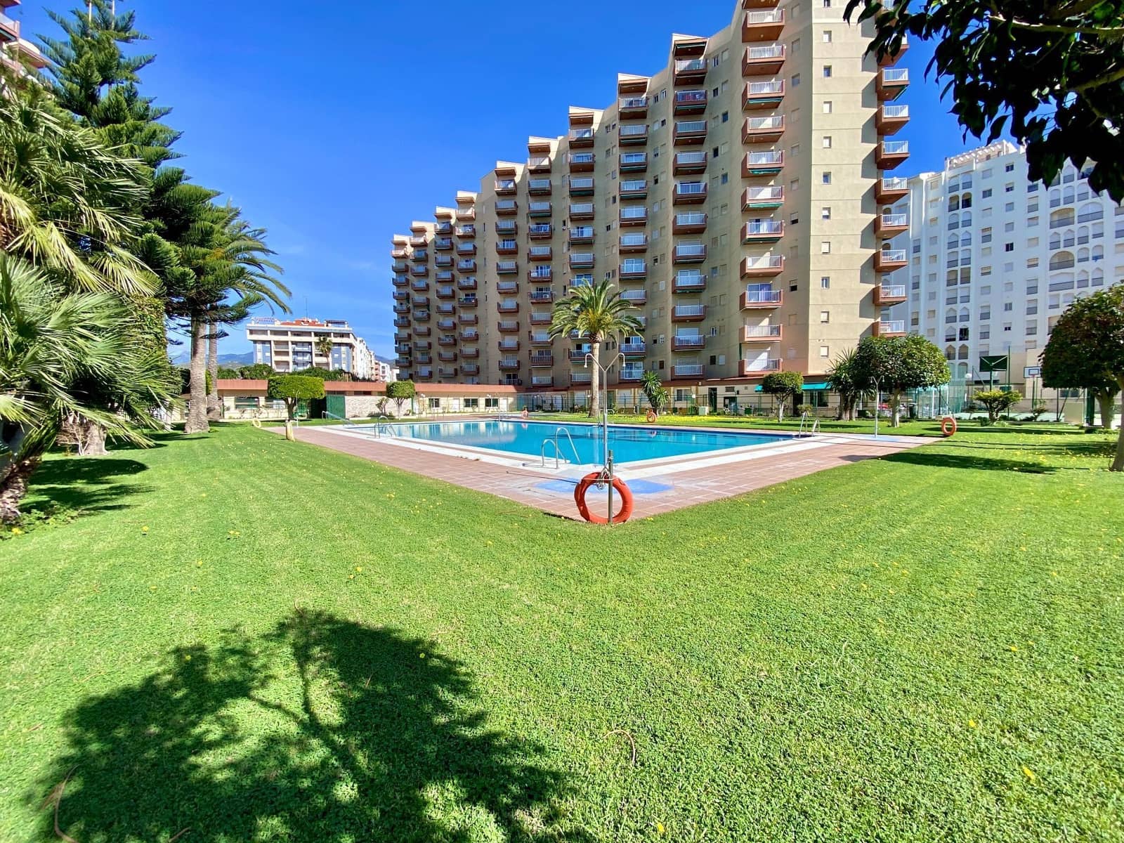 1 sypialnia Apartament na sprzedaż w Almunecar z basenem garażem - 269 000 € (Ref: 9682343)