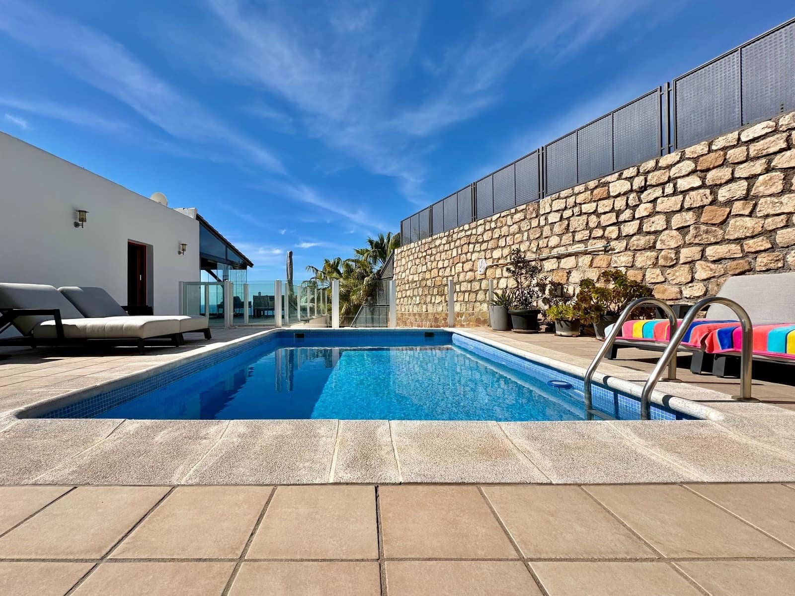 3 bedroom Villa for sale in Salobrena with pool garage - € 575,000 (Ref: 9765019)