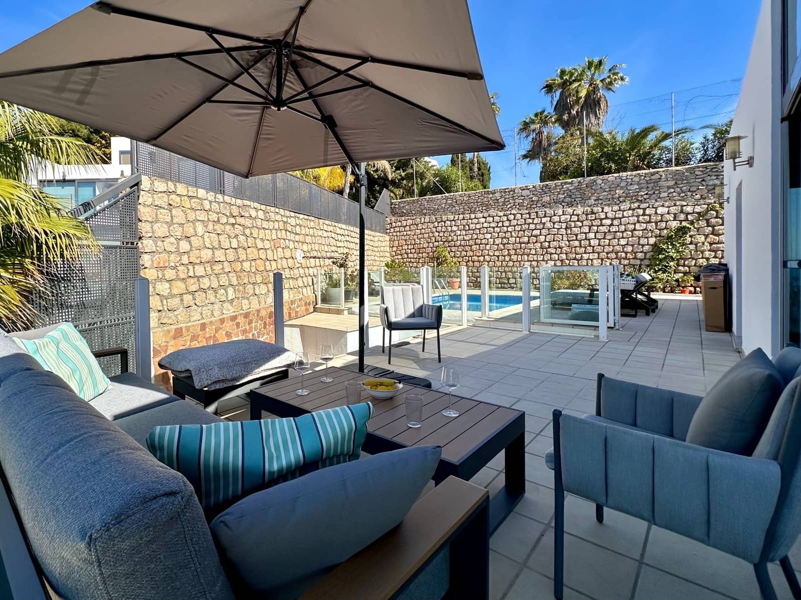 3 bedroom Villa for sale in Salobrena with pool garage - € 575,000 (Ref: 9765019)