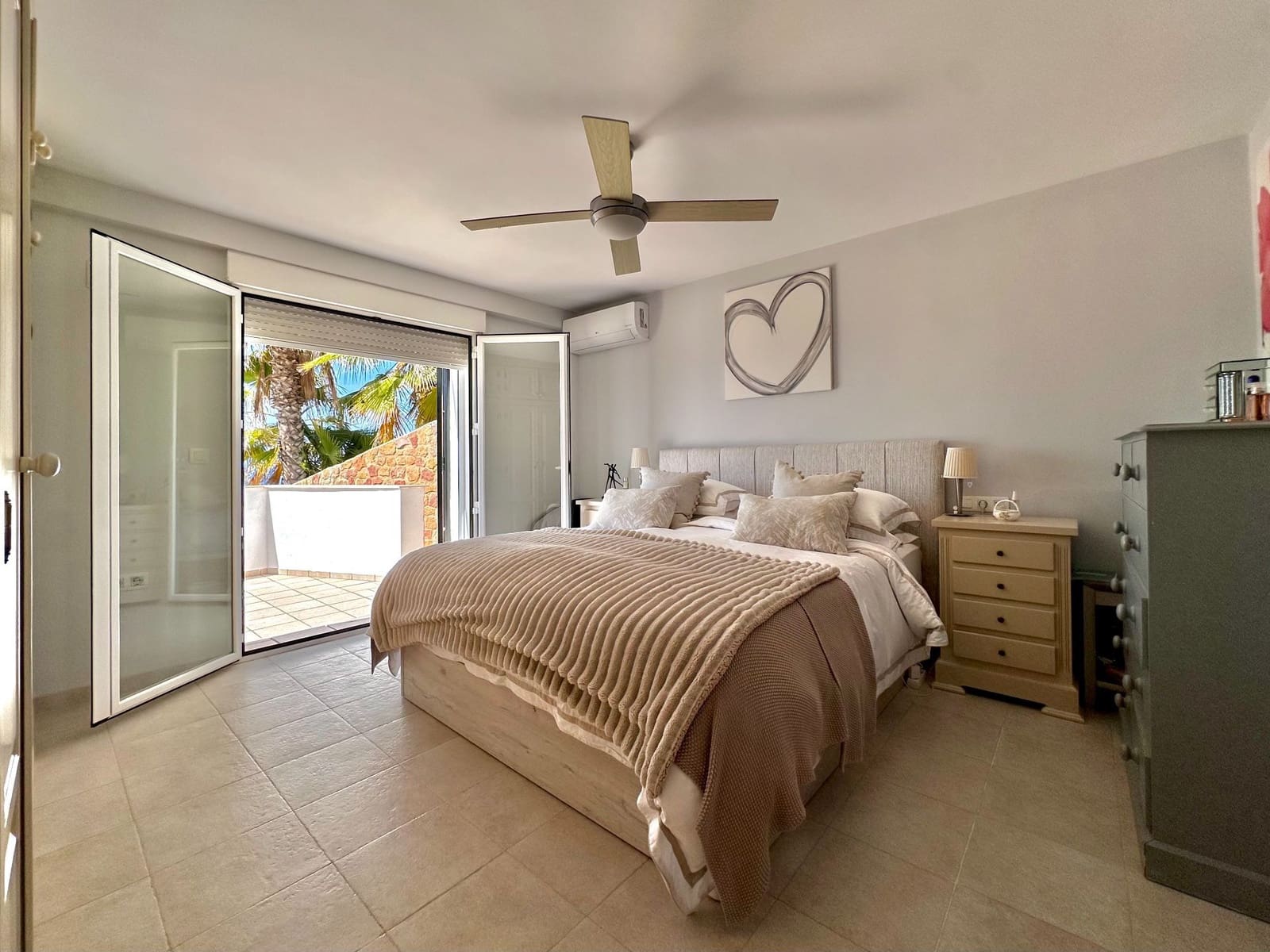 3 bedroom Villa for sale in Salobrena with pool garage - € 575,000 (Ref: 9765019)