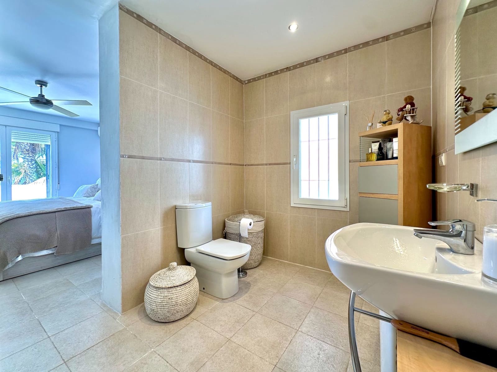 3 bedroom Villa for sale in Salobrena with pool garage - € 575,000 (Ref: 9765019)