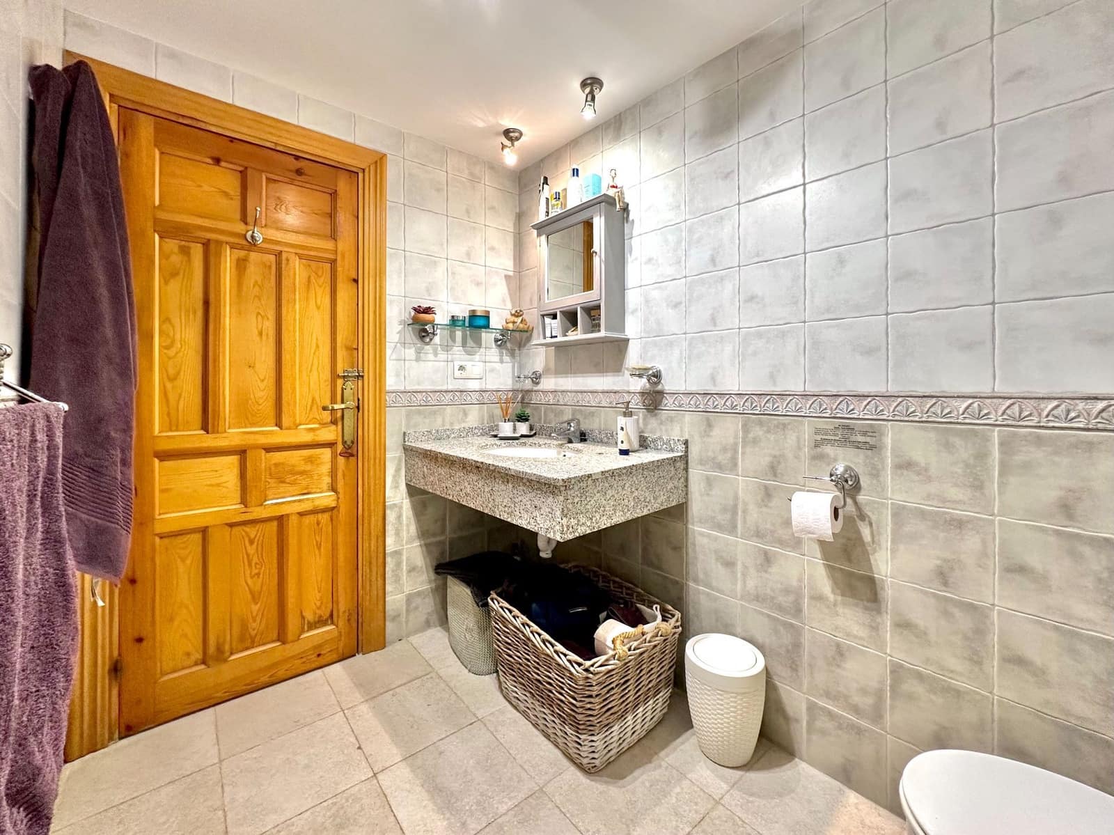 3 bedroom Villa for sale in Salobrena with pool garage - € 575,000 (Ref: 9765019)