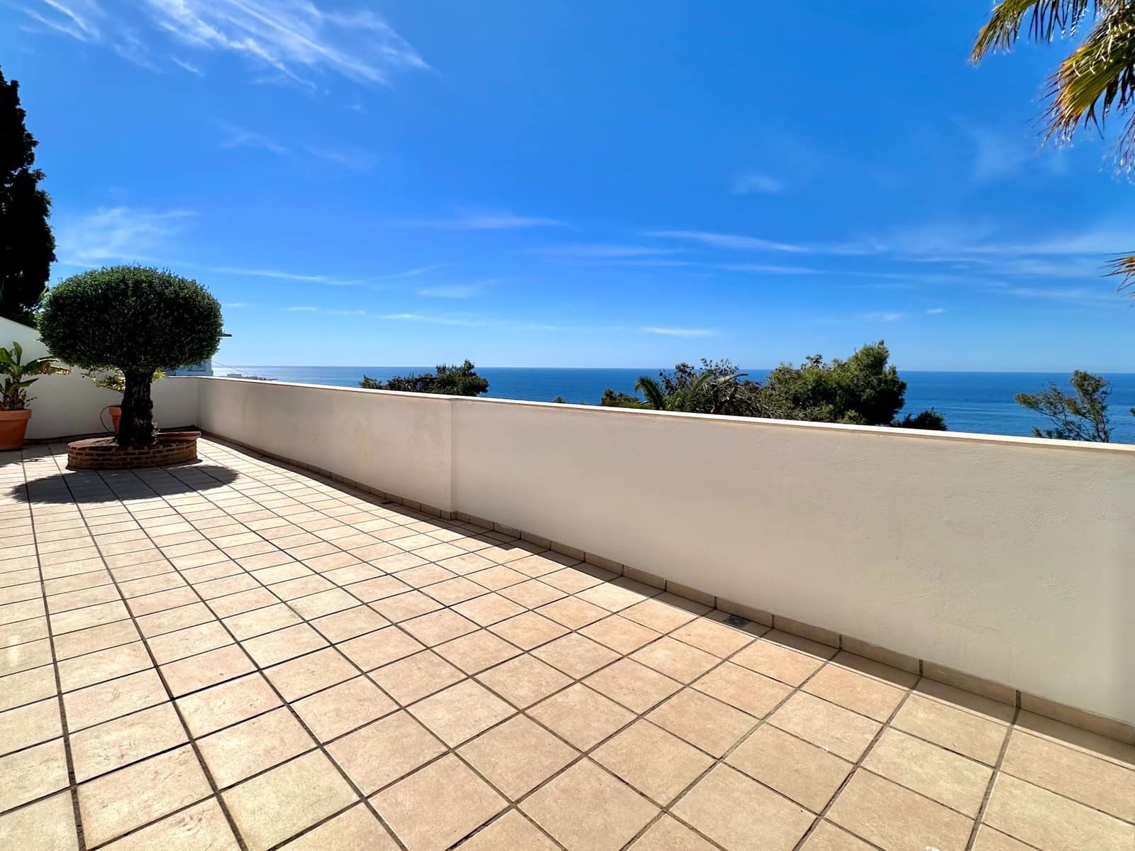 3 bedroom Villa for sale in Salobrena with pool garage - € 575,000 (Ref: 9765019)