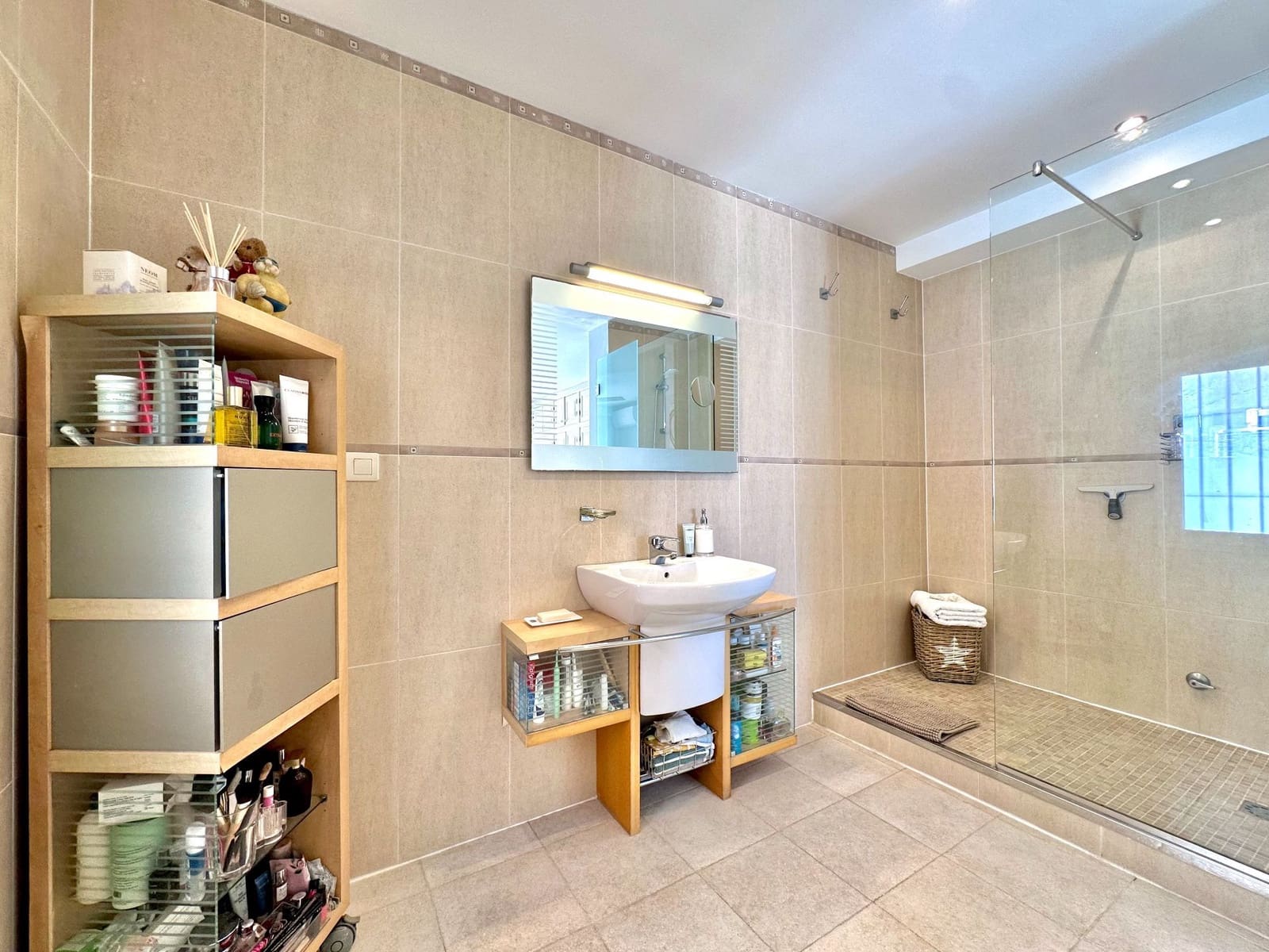 3 bedroom Villa for sale in Salobrena with pool garage - € 575,000 (Ref: 9765019)