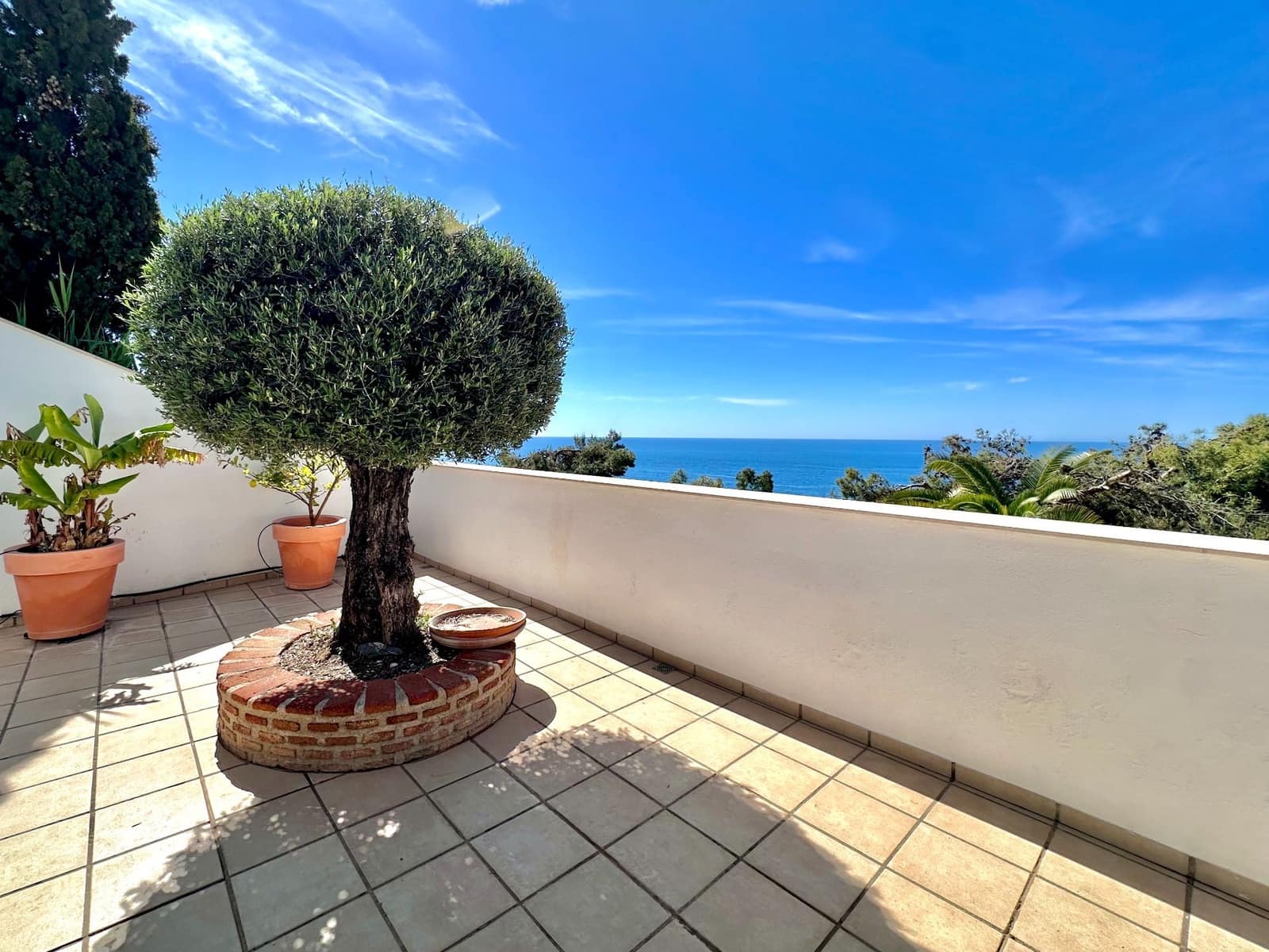 3 bedroom Villa for sale in Salobrena with pool garage - € 575,000 (Ref: 9765019)