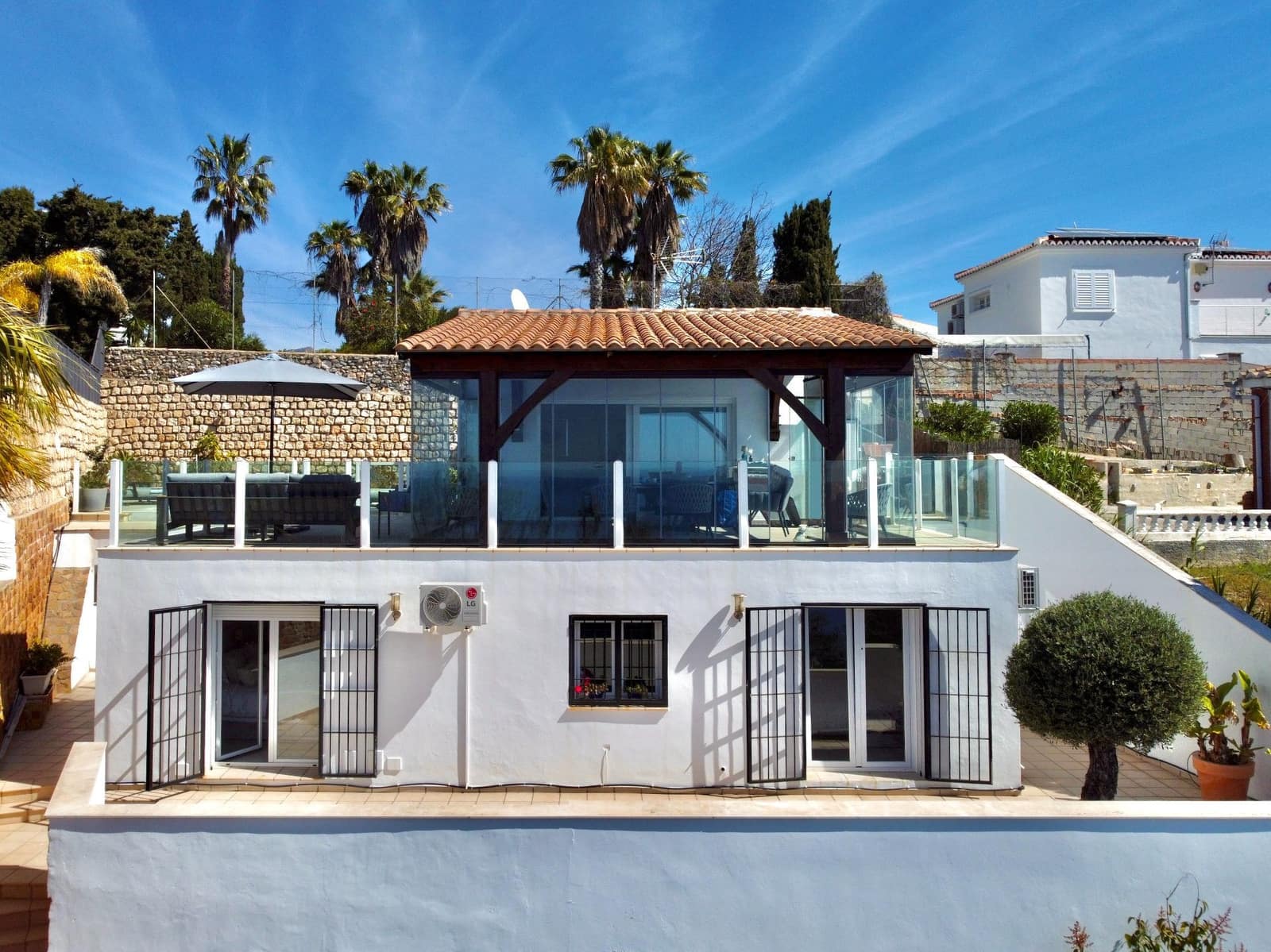 3 bedroom Villa for sale in Salobrena with pool garage - € 575,000 (Ref: 9765019)