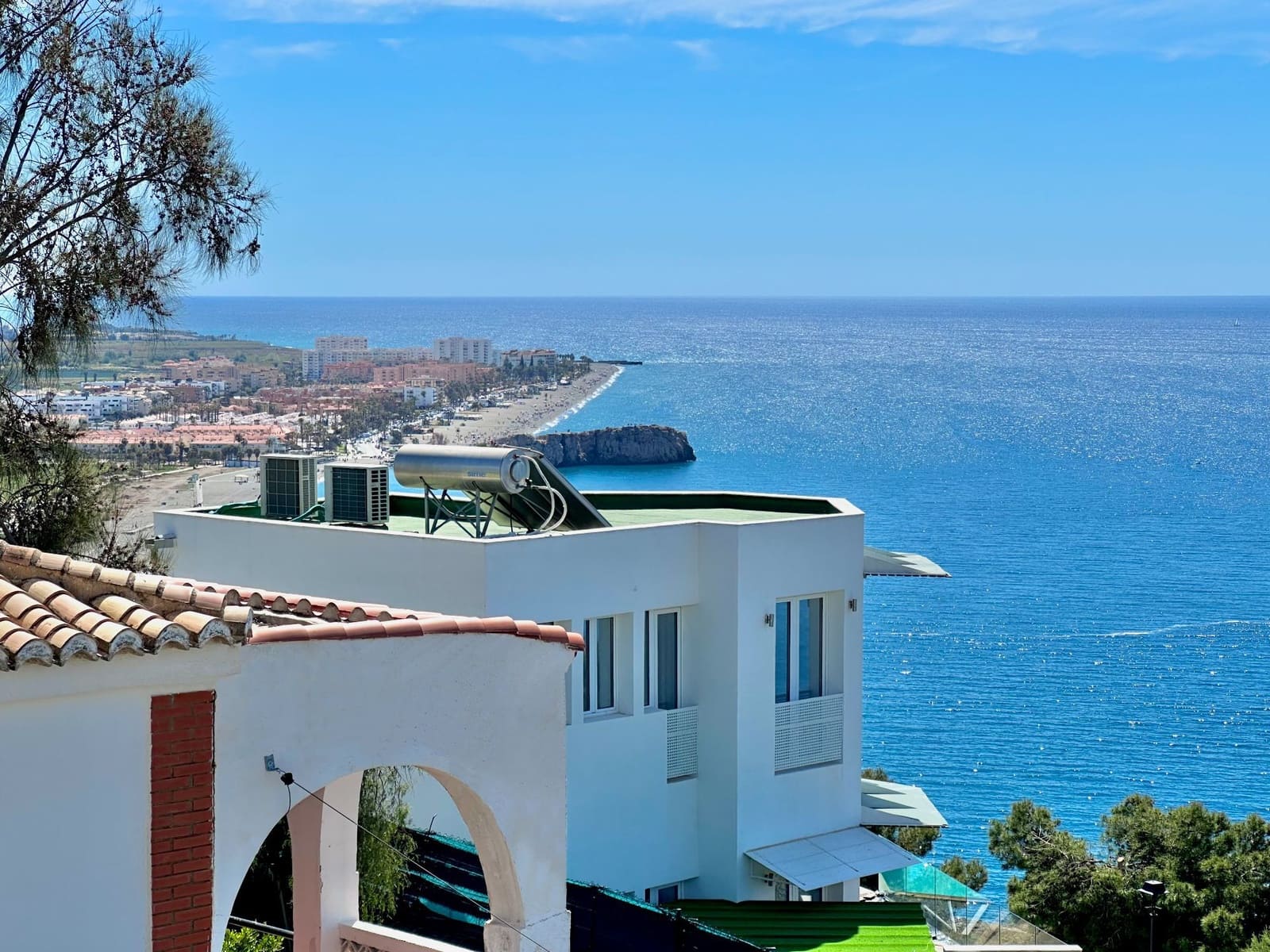 3 bedroom Villa for sale in Salobrena with pool garage - € 575,000 (Ref: 9765019)