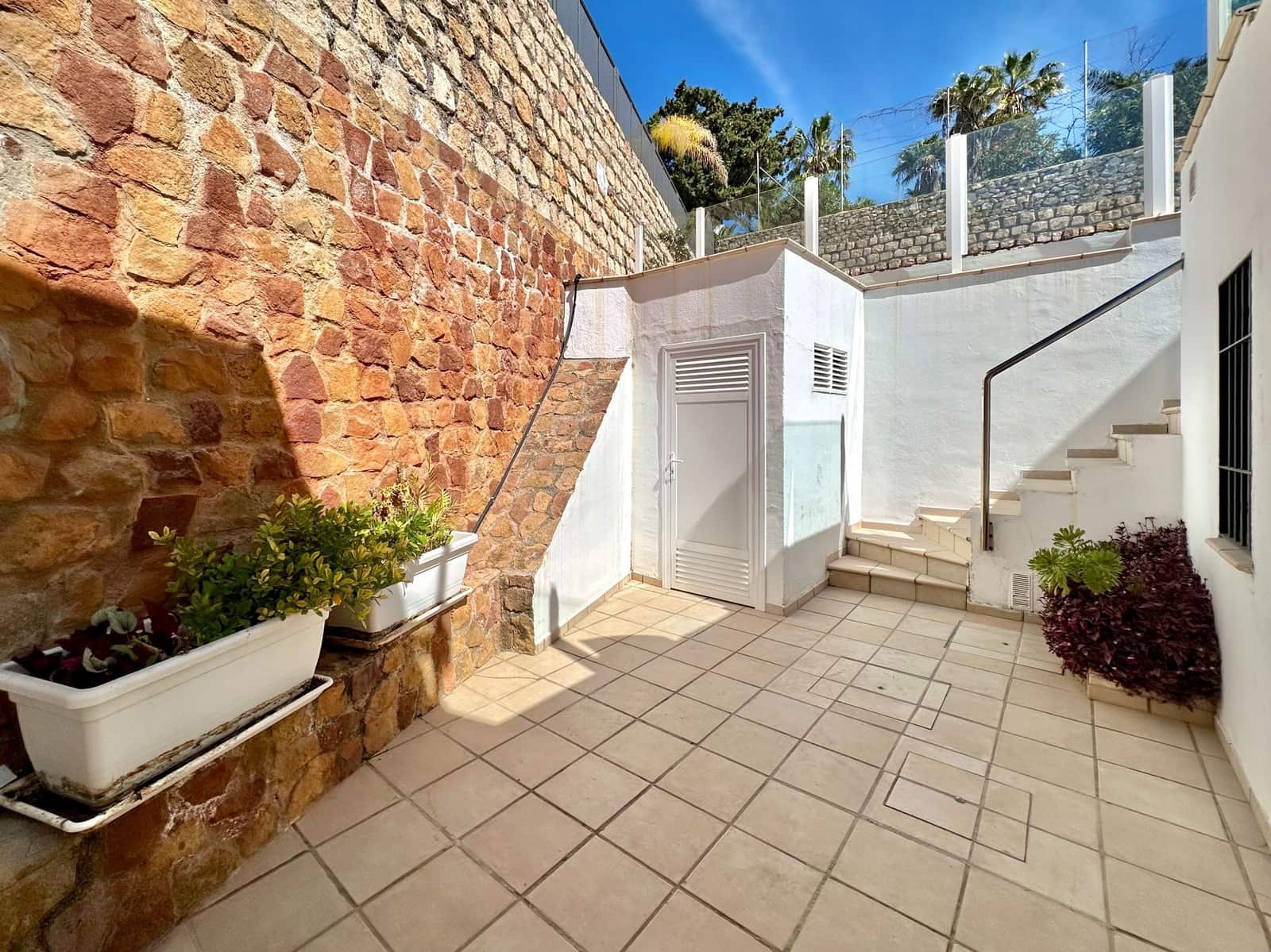 3 bedroom Villa for sale in Salobrena with pool garage - € 575,000 (Ref: 9765019)