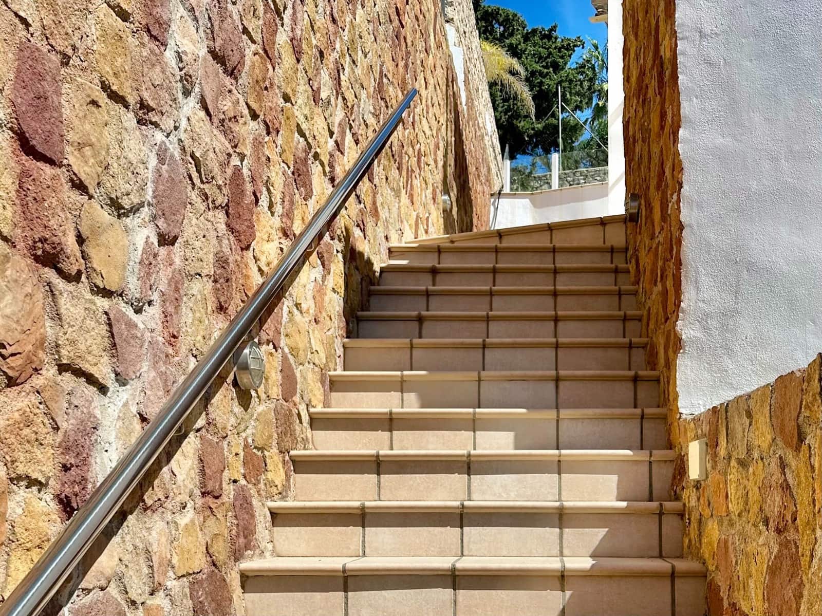 3 bedroom Villa for sale in Salobrena with pool garage - € 575,000 (Ref: 9765019)