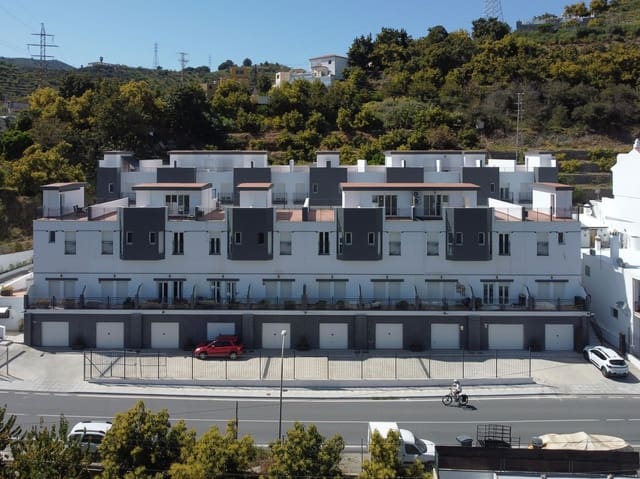 2 soveværelse Semi-Rækkehus til salg i Almuñécar med garage - € 269.000 (Ref: 9840070)