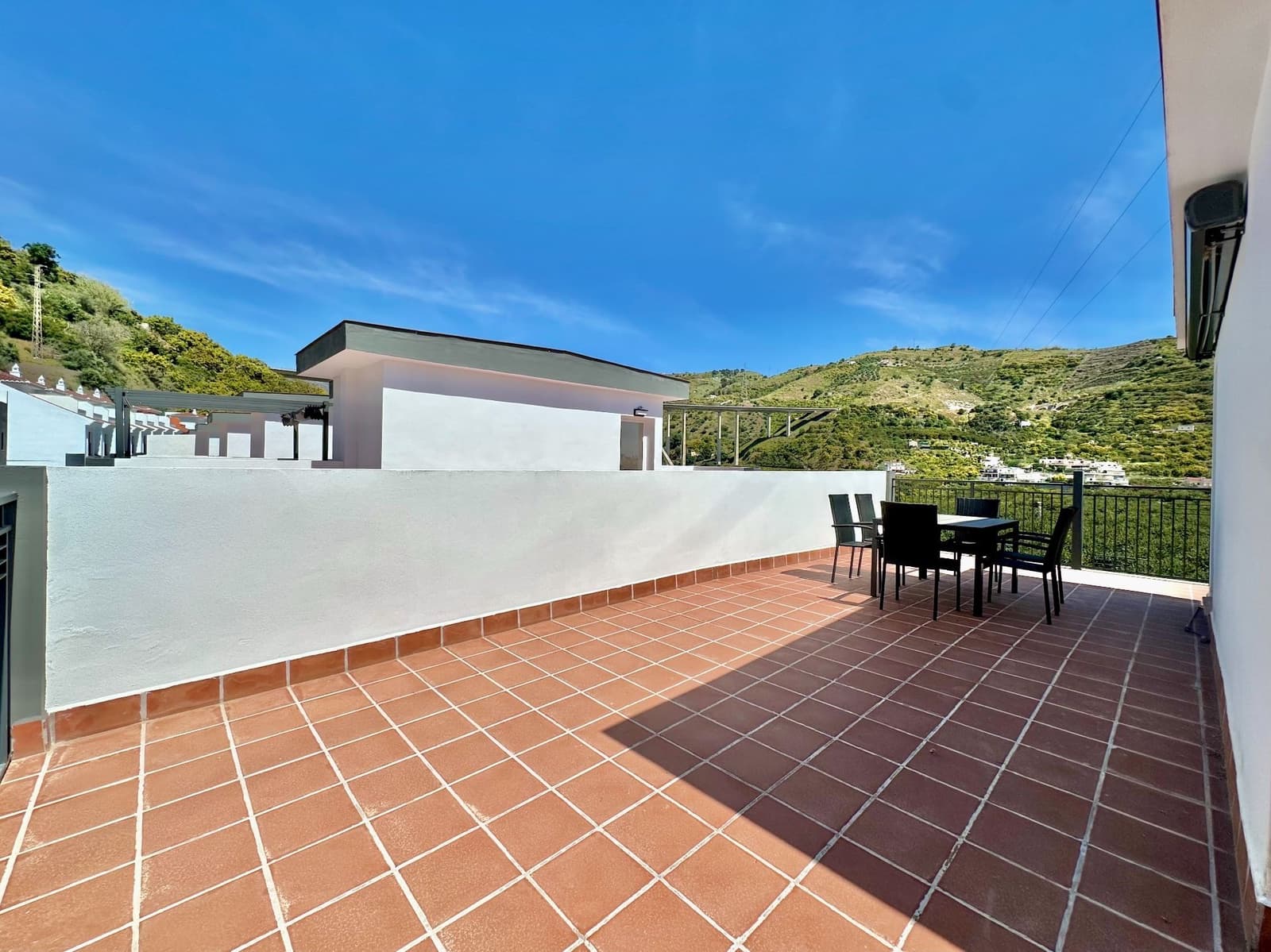 2 bedroom Semi-detached Villa for sale in Almunecar with garage - € 269,000 (Ref: 9840070)