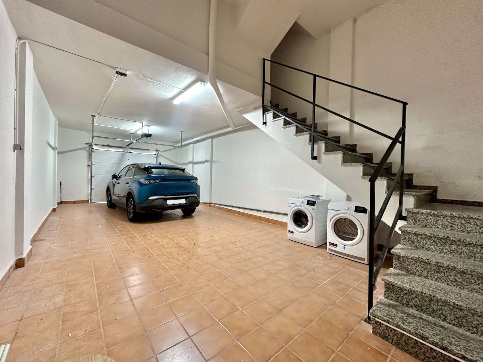 2 bedroom Semi-detached Villa for sale in Almunecar with garage - € 269,000 (Ref: 9840070)