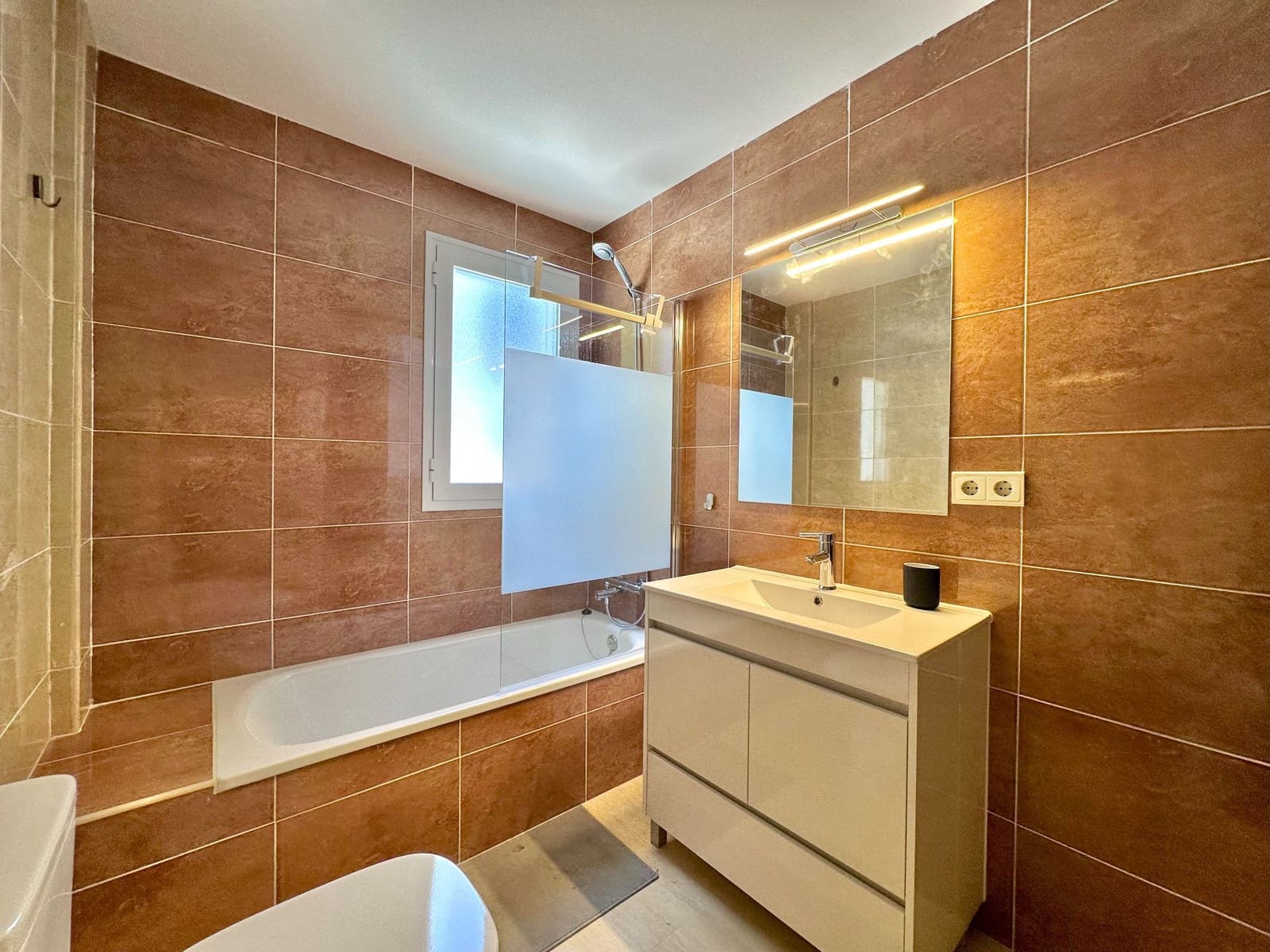 2 bedroom Semi-detached Villa for sale in Almunecar with garage - € 269,000 (Ref: 9840070)