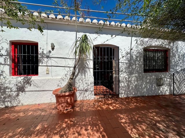 4 slaapkamer Villa te koop in Almuñécar met garage - € 395.000 (Ref: 9866438)
