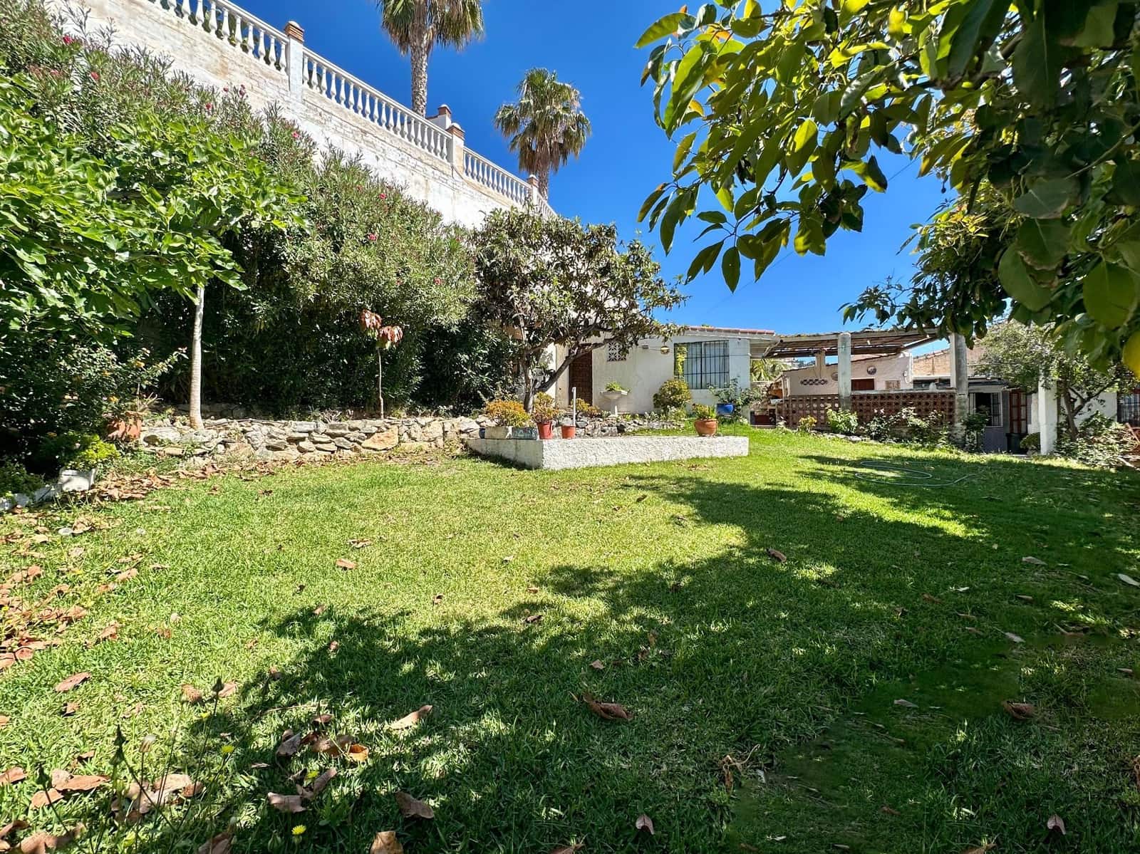 4 slaapkamer Villa te koop in Almunecar met garage - € 395.000 (Ref: 9866438)