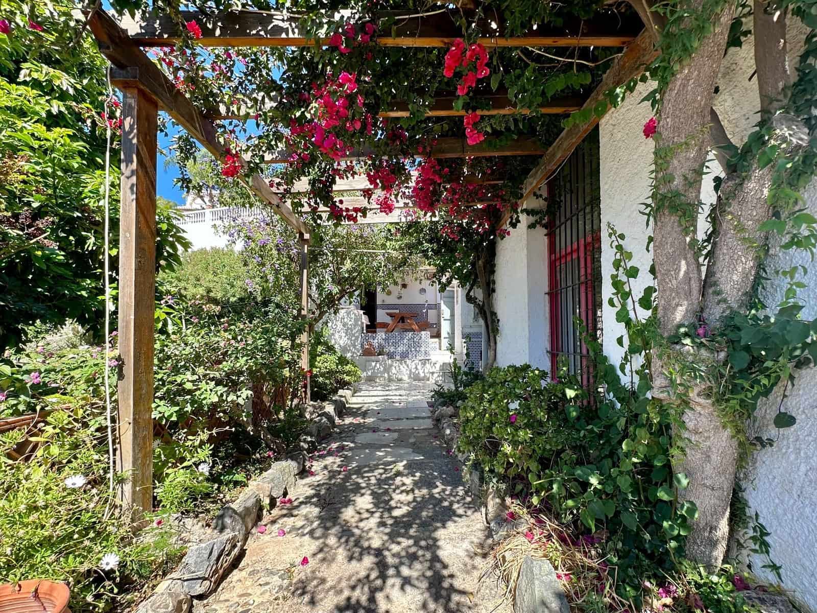 4 slaapkamer Villa te koop in Almunecar met garage - € 395.000 (Ref: 9866438)