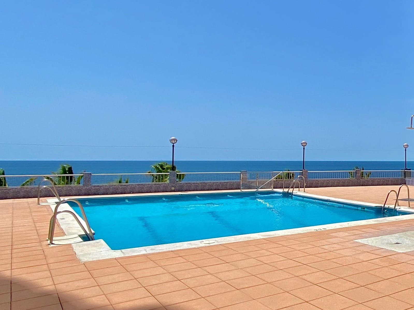 1 bedroom Apartment for sale in Almunecar with pool - € 270,000 (Ref: 9915172)