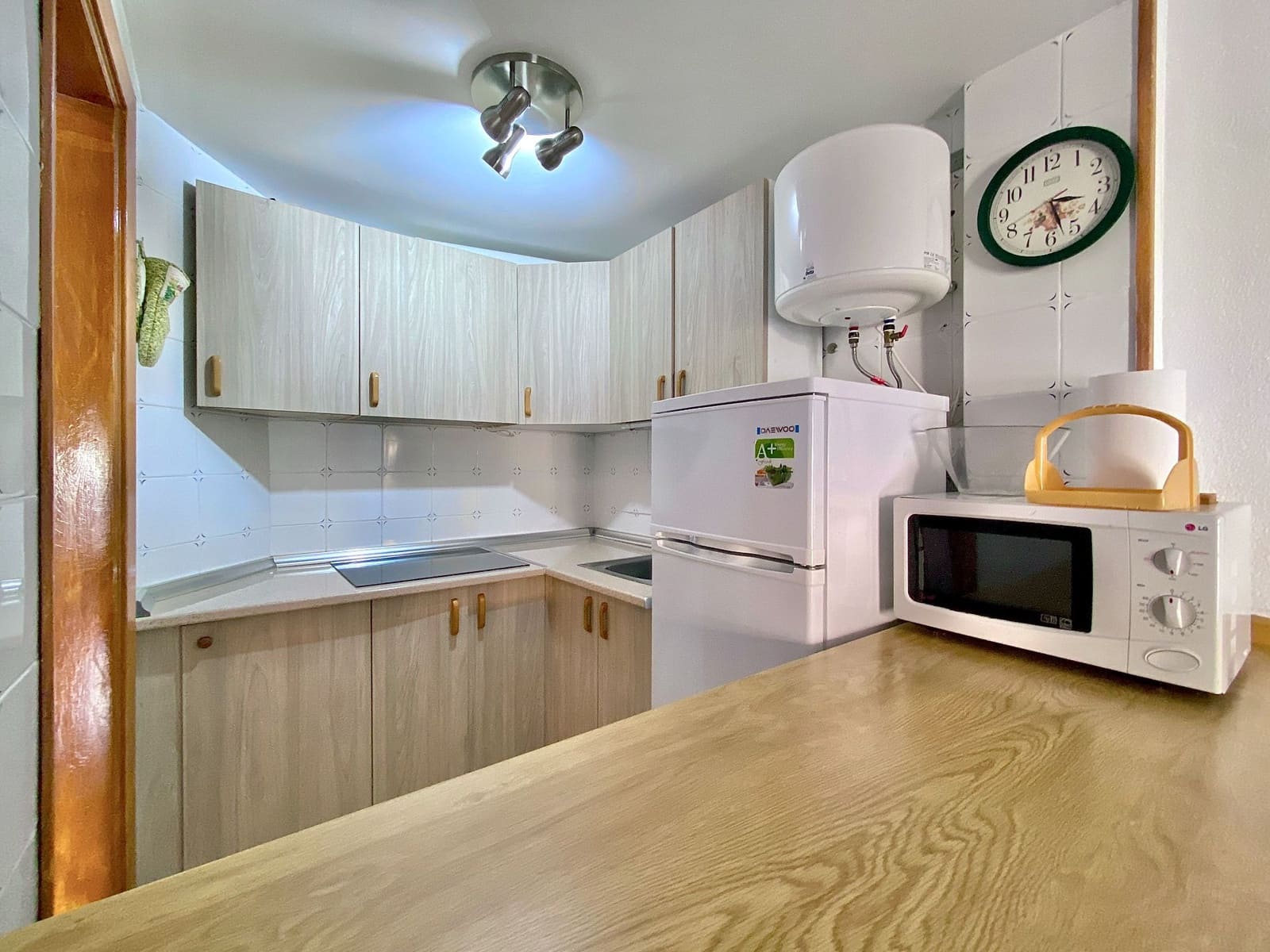 1 slaapkamer Appartement te koop in Almunecar met garage - € 140.000 (Ref: 9916456)