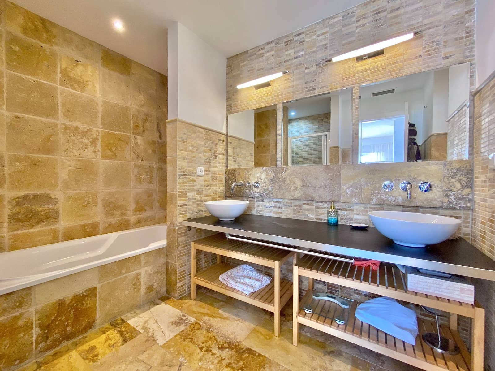2 bedroom Villa for sale in Cotobro with pool garage - € 580,000 (Ref: 9923173)