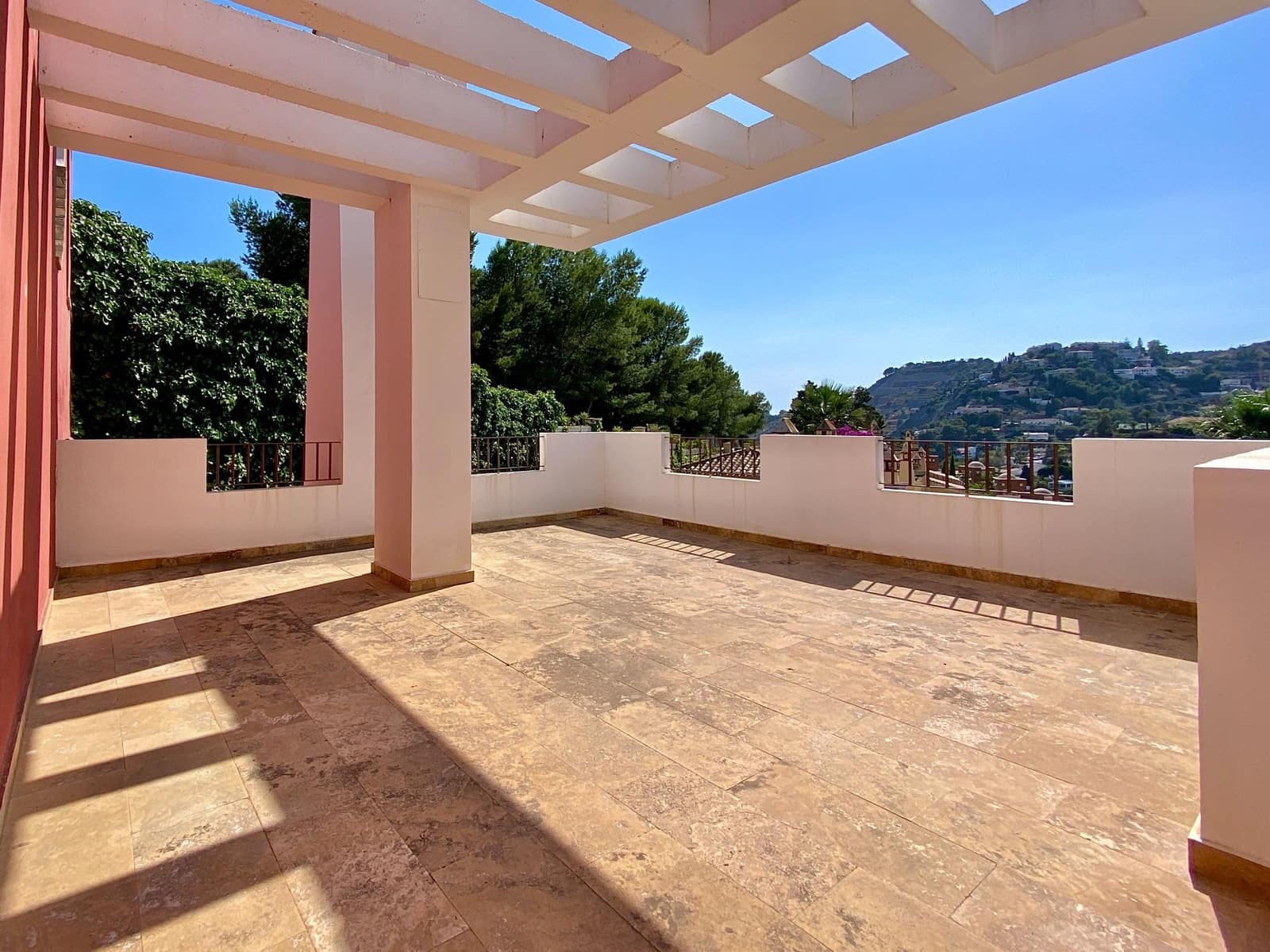 2 bedroom Villa for sale in Cotobro with pool garage - € 580,000 (Ref: 9923173)
