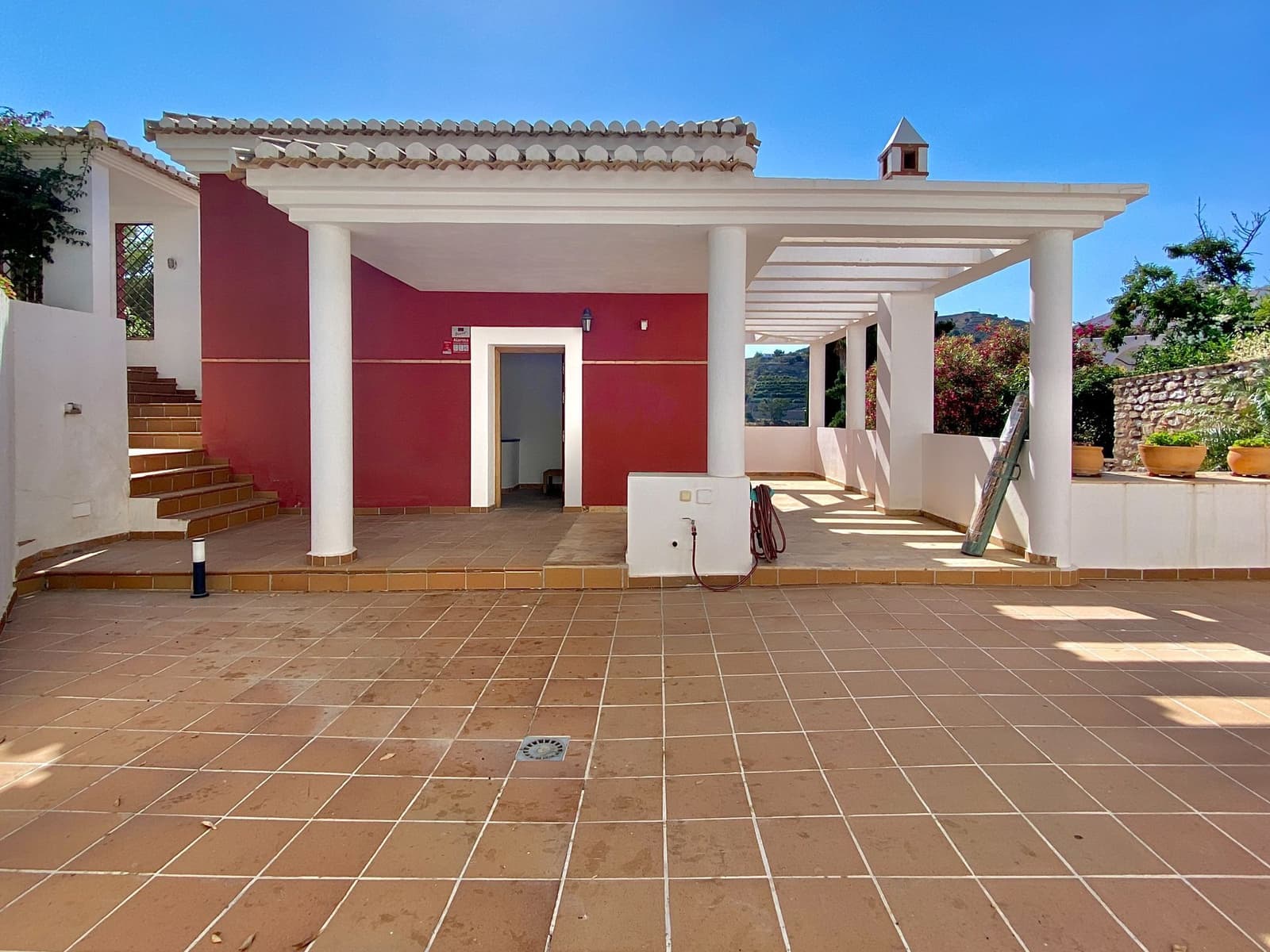 2 bedroom Villa for sale in Cotobro with pool garage - € 580,000 (Ref: 9923173)