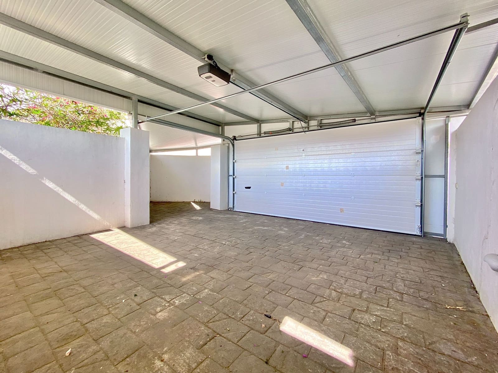 2 bedroom Villa for sale in Cotobro with pool garage - € 580,000 (Ref: 9923173)