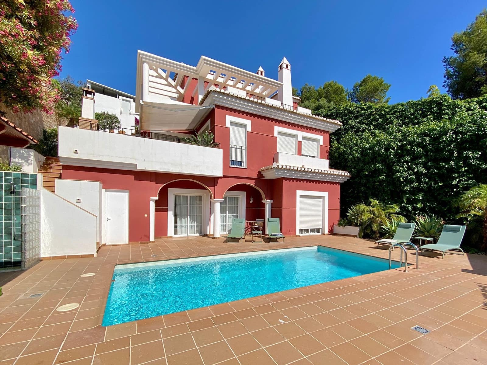 2 bedroom Villa for sale in Cotobro with pool garage - € 580,000 (Ref: 9923173)