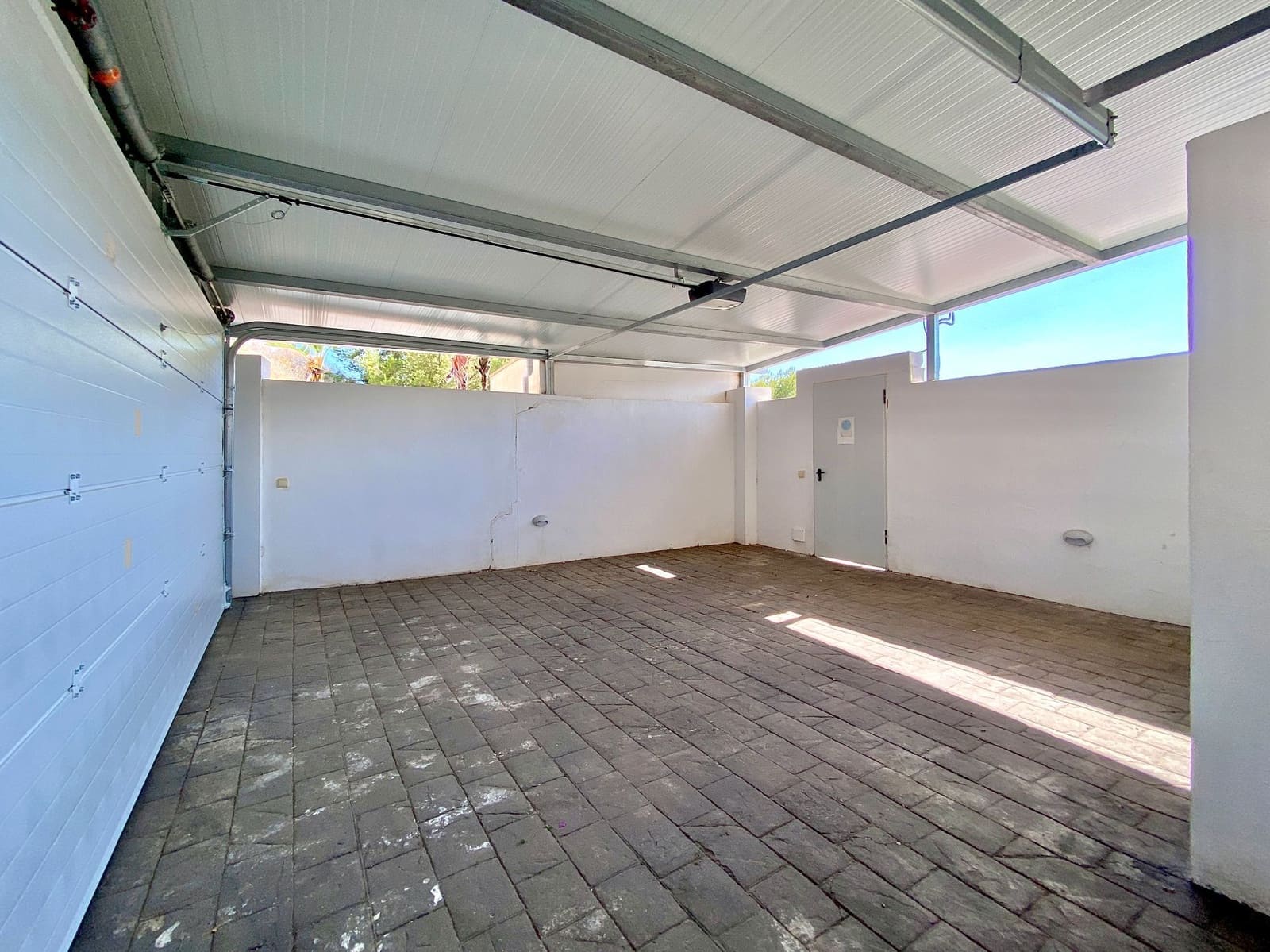 2 bedroom Villa for sale in Cotobro with pool garage - € 580,000 (Ref: 9923173)