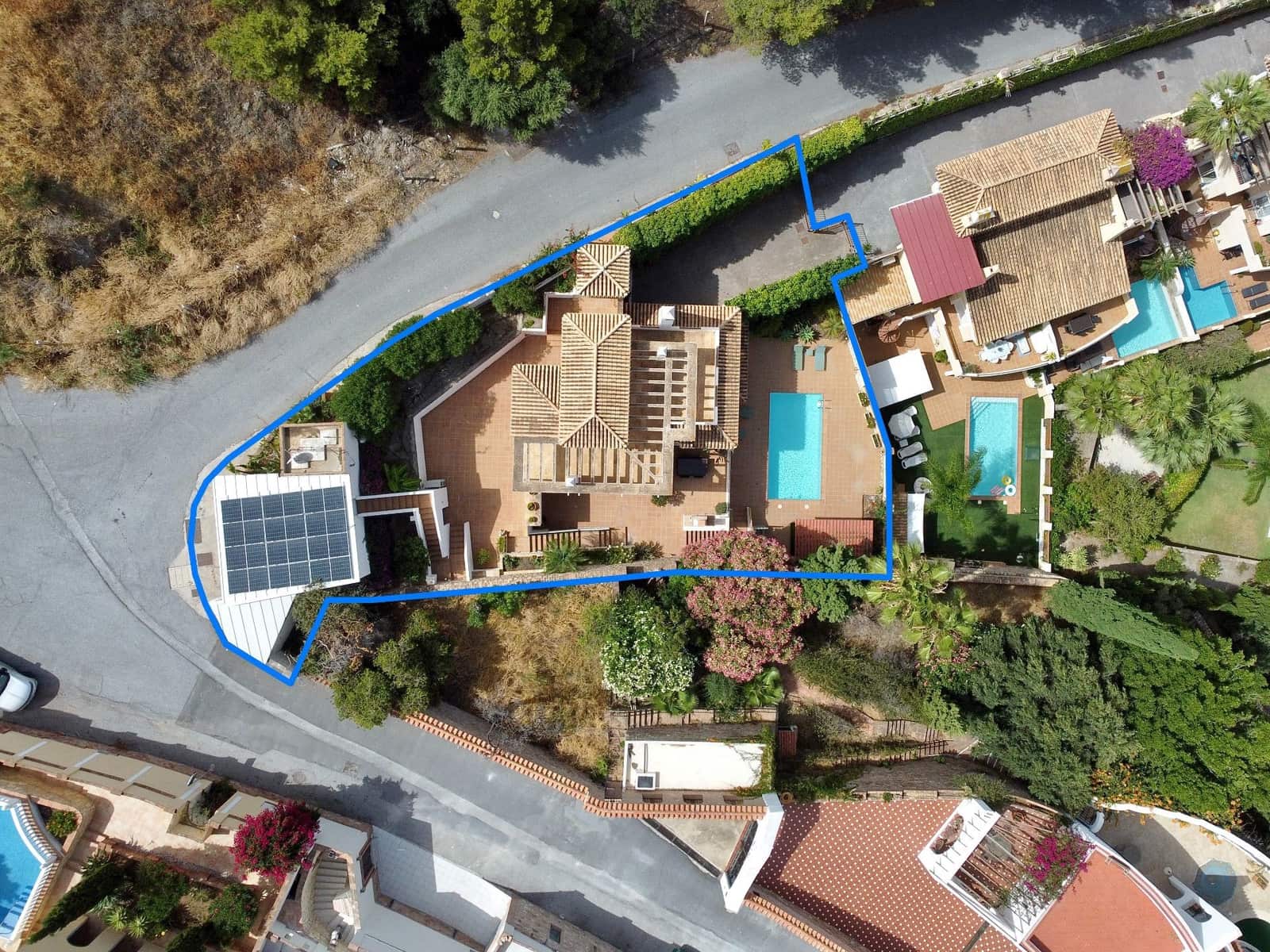 2 bedroom Villa for sale in Cotobro with pool garage - € 580,000 (Ref: 9923173)