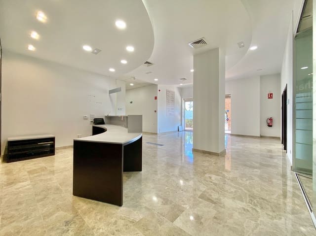 13 bedroom Commercial for rent in Almuñécar - € 4,000 (Ref: 9981787)