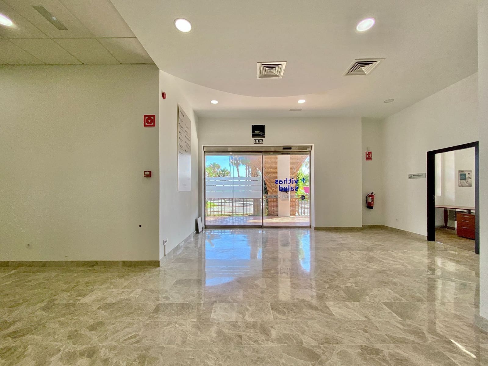 13 bedroom Commercial for rent in Almunecar - € 4,000 (Ref: 9981787)