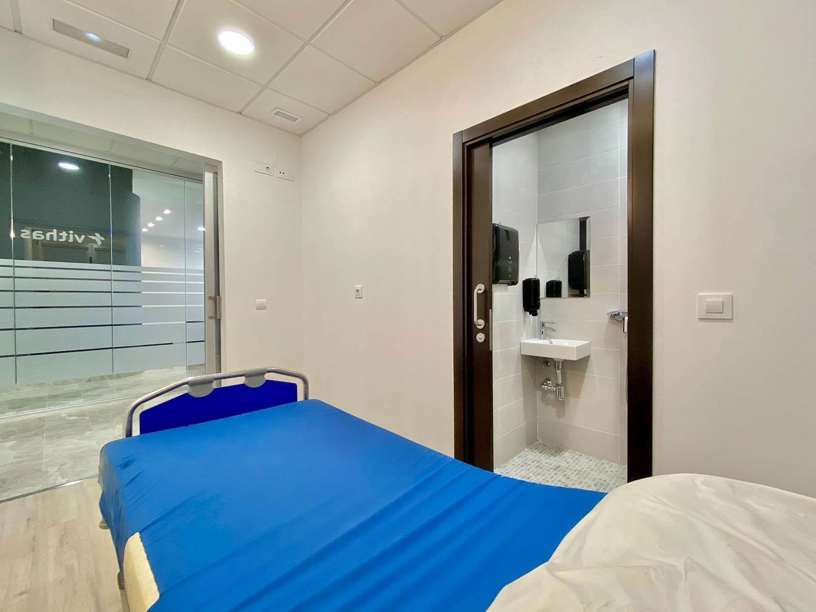 13 bedroom Commercial for rent in Almunecar - € 4,000 (Ref: 9981787)