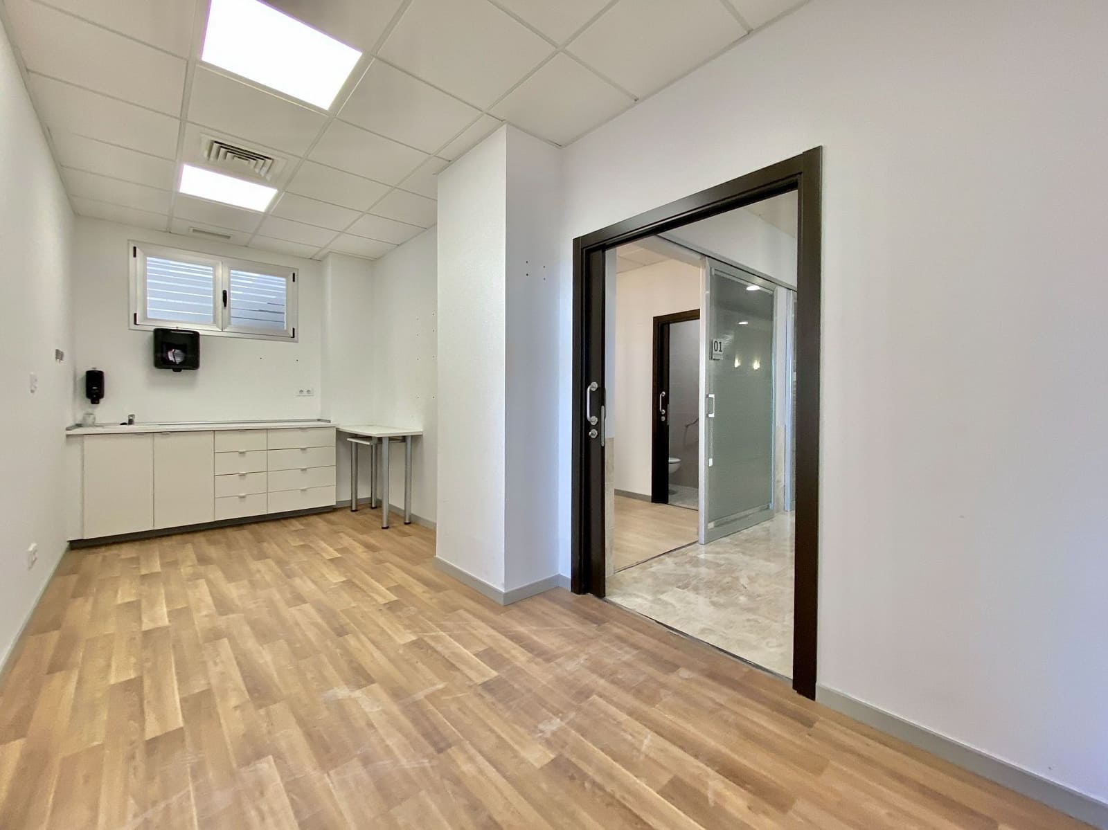 13 bedroom Commercial for rent in Almunecar - € 4,000 (Ref: 9981787)