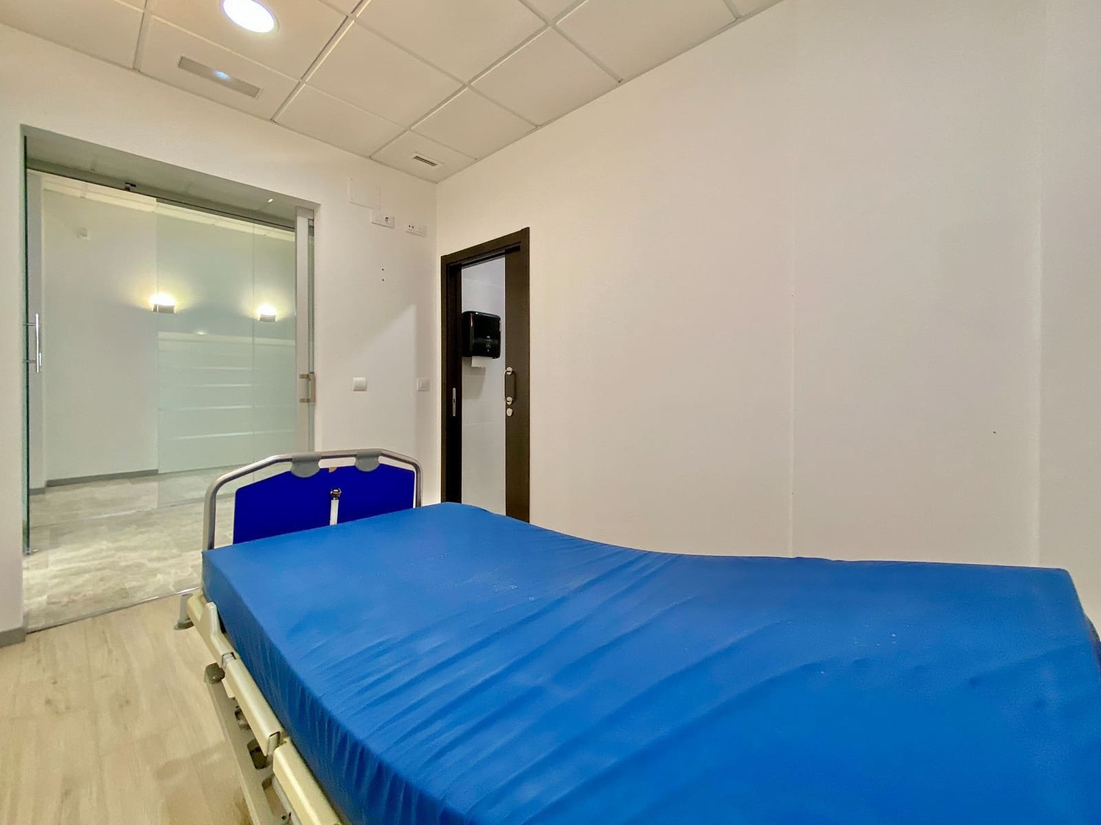 13 bedroom Commercial for rent in Almunecar - € 4,000 (Ref: 9981787)