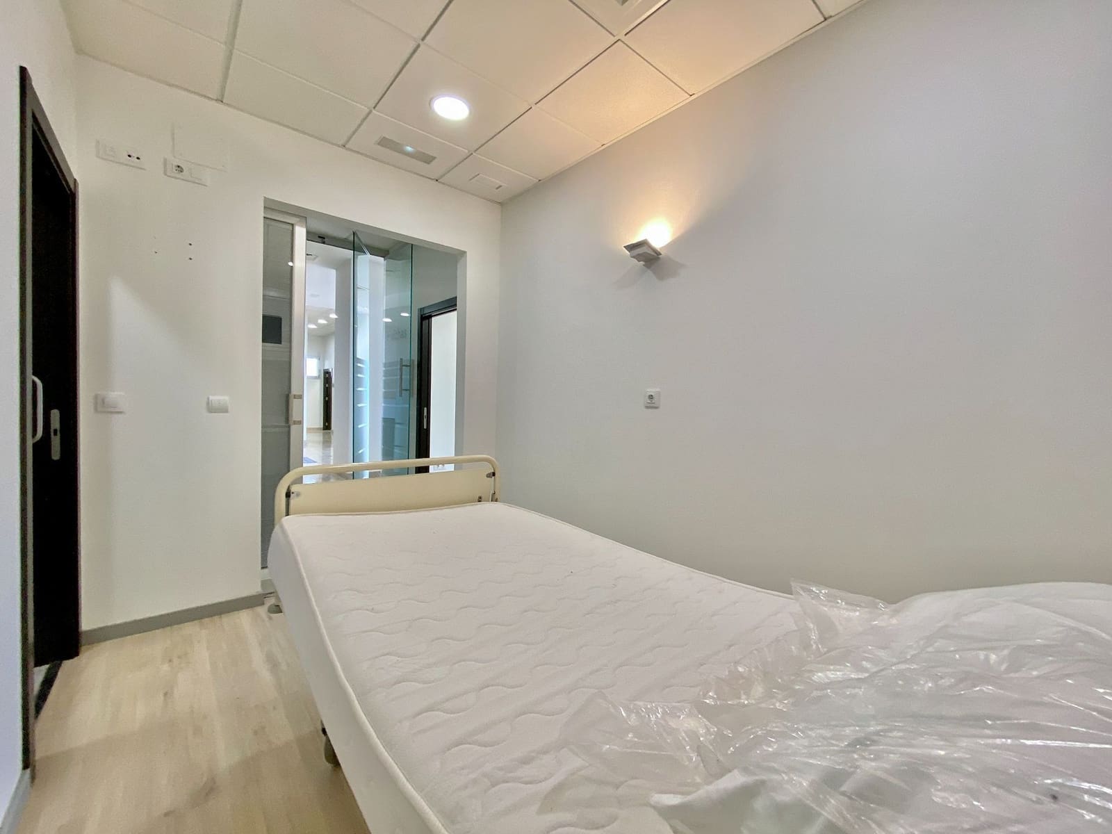 13 bedroom Commercial for rent in Almunecar - € 4,000 (Ref: 9981787)