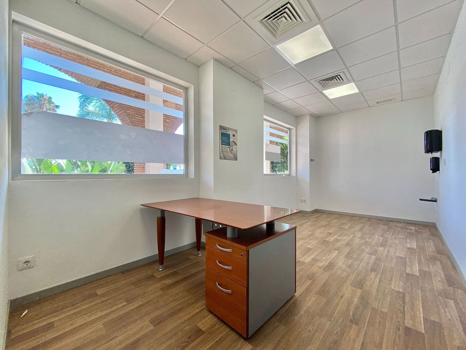 13 bedroom Commercial for rent in Almunecar - € 4,000 (Ref: 9981787)