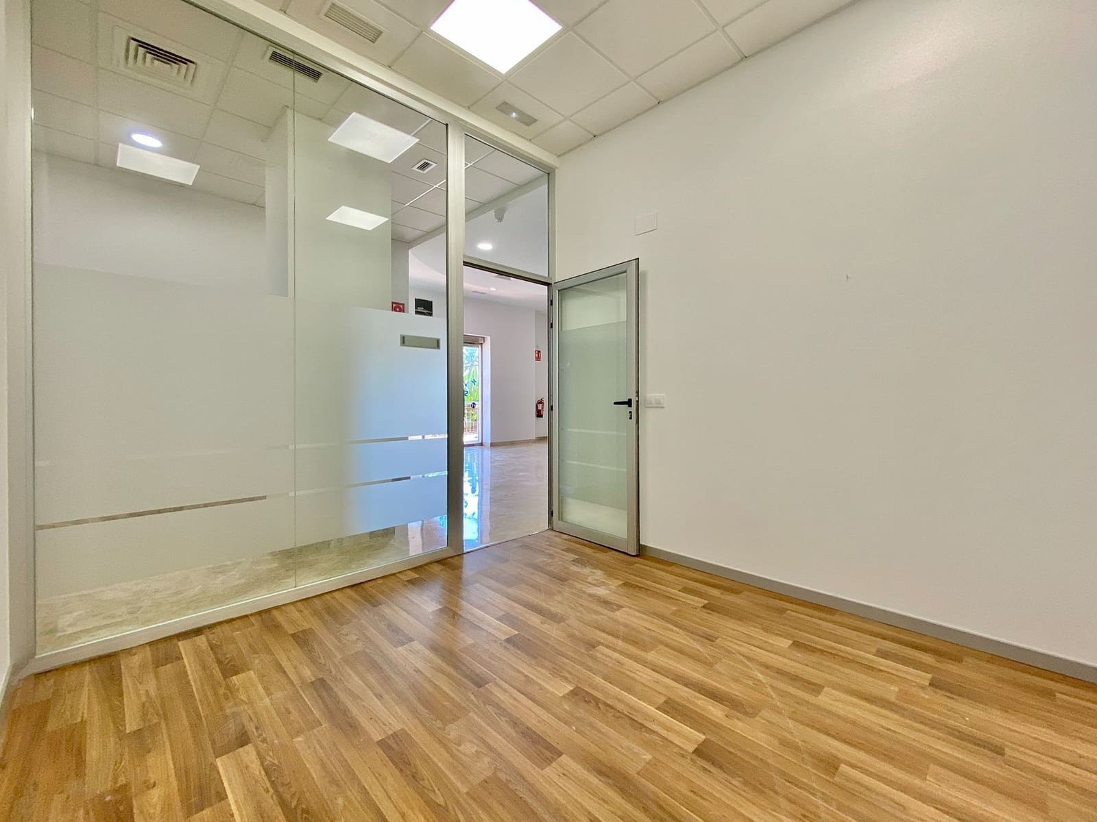13 bedroom Commercial for rent in Almunecar - € 4,000 (Ref: 9981787)