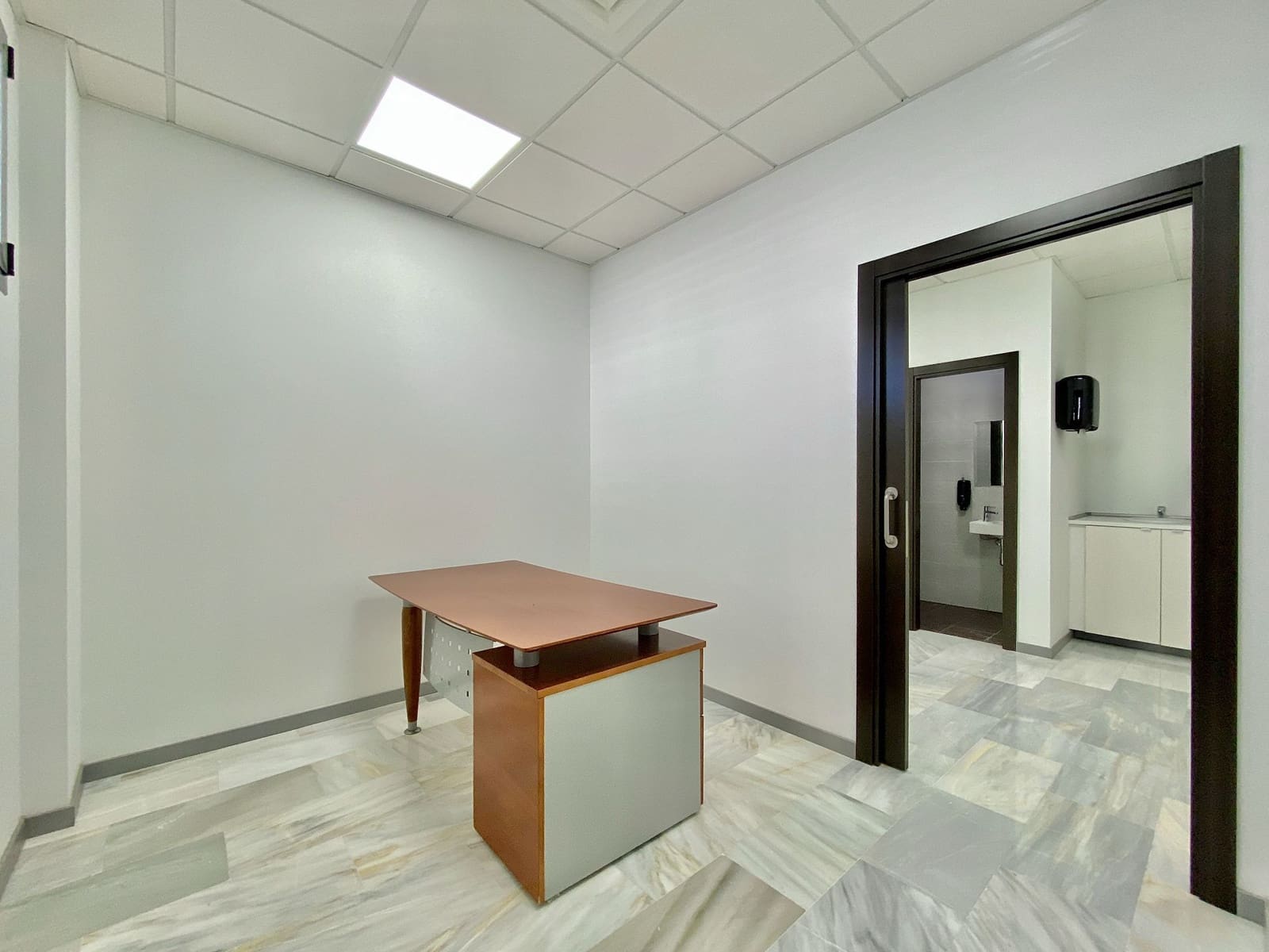 13 bedroom Commercial for rent in Almunecar - € 4,000 (Ref: 9981787)