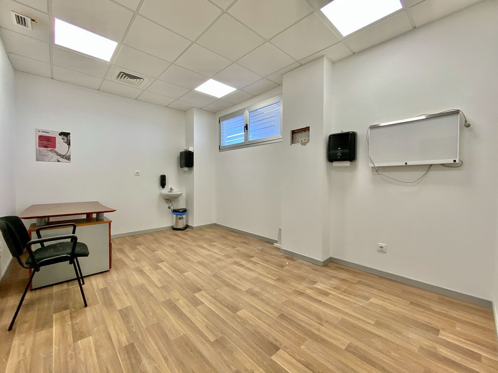13 bedroom Commercial for rent in Almunecar - € 4,000 (Ref: 9981787)