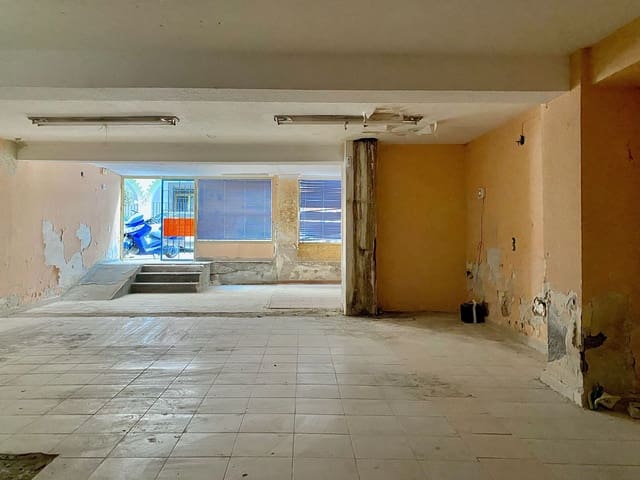 Commercieel te koop in Almuñécar - € 95.000 (Ref: 9998015)