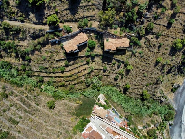 Chalet en Almuñécar en venta con garaje - 850.000 € (Ref: 9998016)