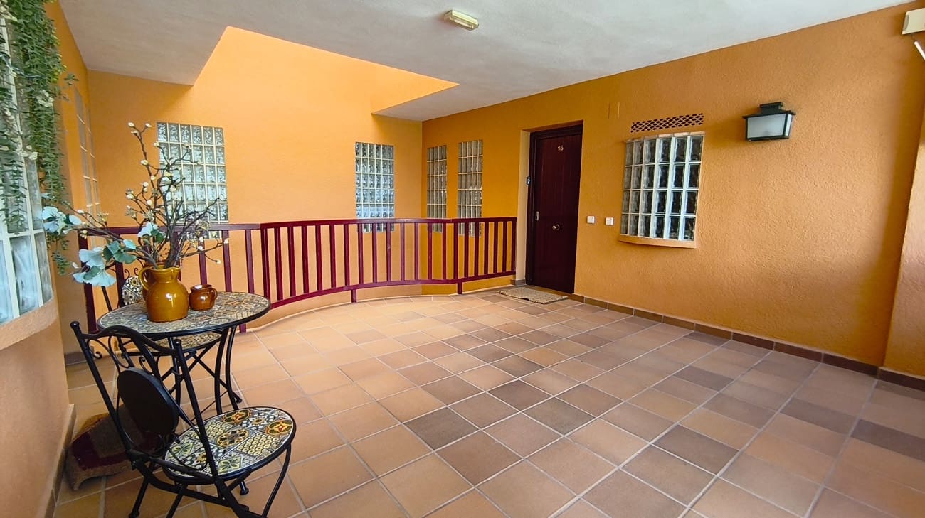 2 Zimmer Apartment zu verkaufen in Denia mit Pool Garage - 309.000 € (Ref: 10004320)