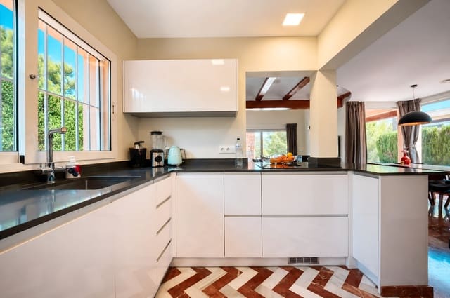 4 Zimmer Villa zu verkaufen in La Xara - La Sella, Dénia mit Pool Garage - 560.000 € (Ref: 10033122)