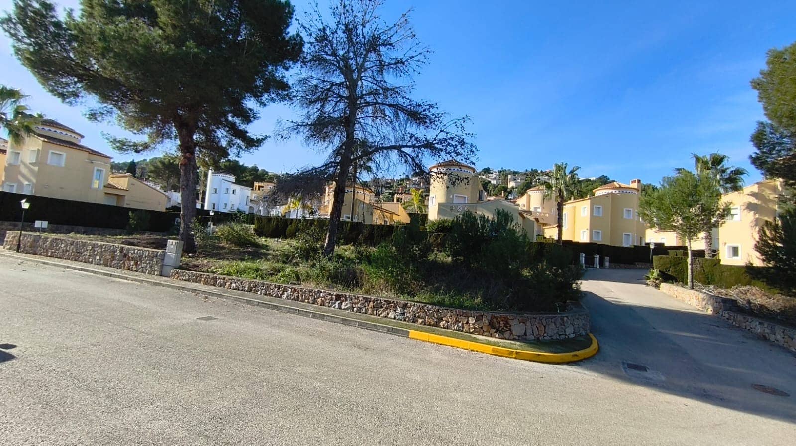 Ubebygd land til salgs i Denia - € 120 000 (Ref: 4588734)