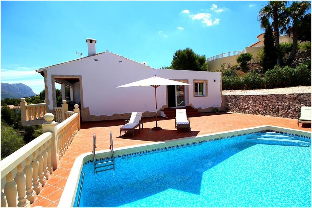 3 soveværelse Villa til salg i Denia med swimmingpool garage - € 470.000 (Ref: 8685386)