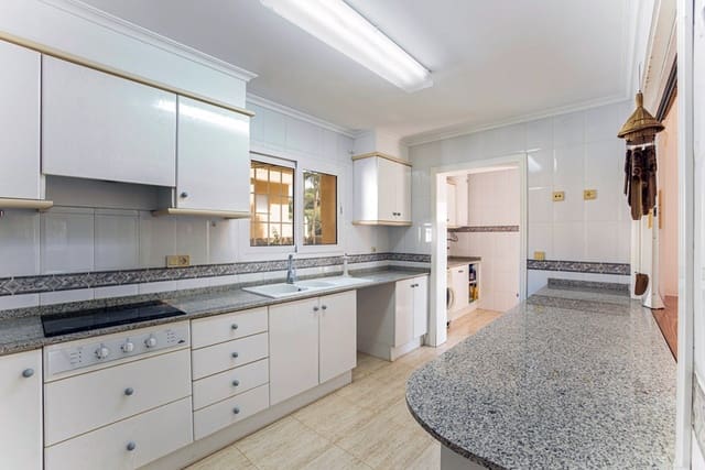 3 bedroom Villa for sale in Las Rotas / Les Rotes, Dénia with garage - € 795,000 (Ref: 9086408)