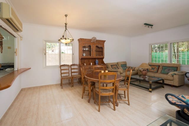 3 bedroom Villa for sale in Las Rotas / Les Rotes, Dénia with garage - € 795,000 (Ref: 9086408)