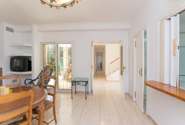 3 bedroom Villa for sale in Las Rotas / Les Rotes, Dénia with garage - € 795,000 (Ref: 9086408)