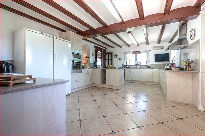 5 soverom Villa til salgs i Denia med svømmebasseng garasje - € 850 000 (Ref: 9238792)