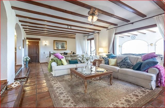 5 soverom Villa til salgs i La Xara - La Sella, Dénia med svømmebasseng garasje - € 850 000 (Ref: 9238792)